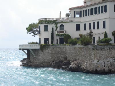 Lots of impressive houses in the Cassis area