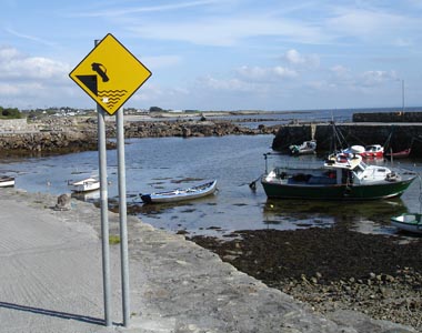 A rather disconcerting road sign!